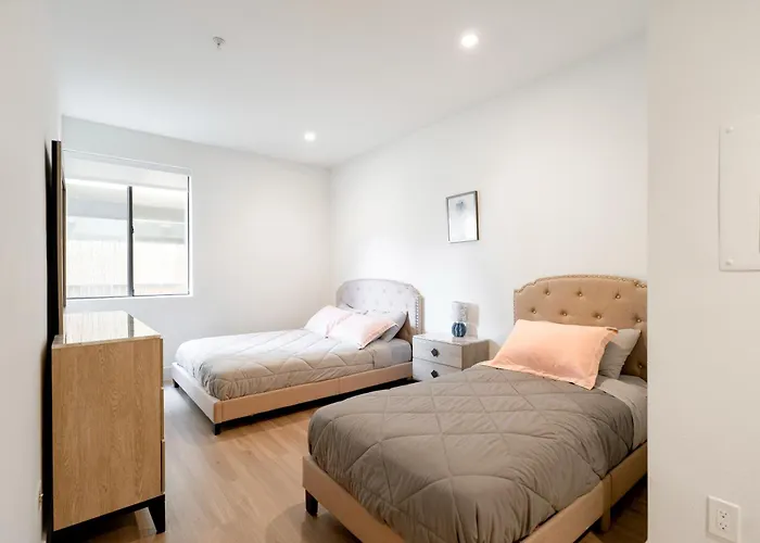 Pacific Pearl 2 Bed Apt With Free Parking In Santa Monica
