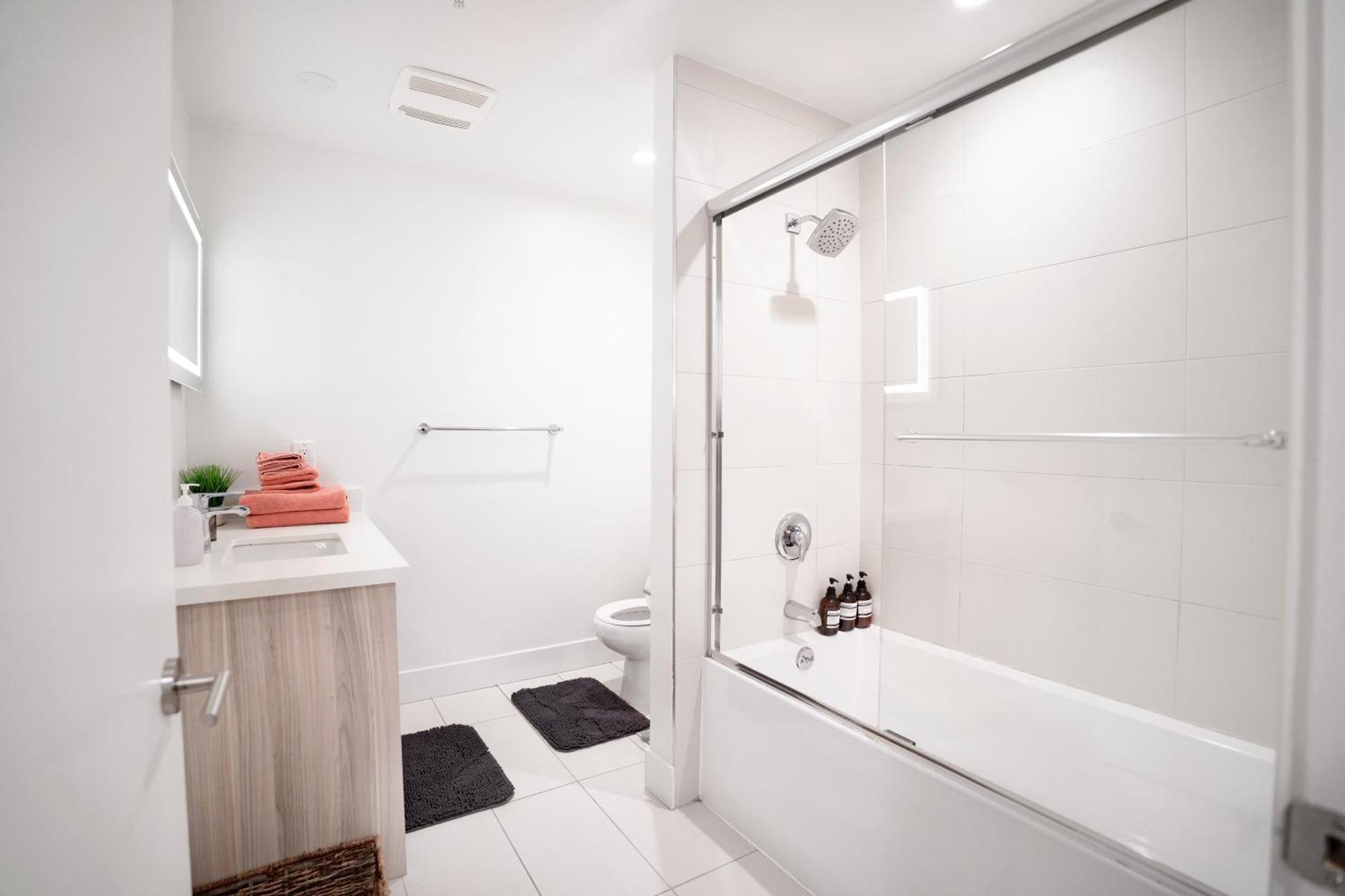 Apartment Pacific Pearl 2 Bed With Free Parking In Santa Monica