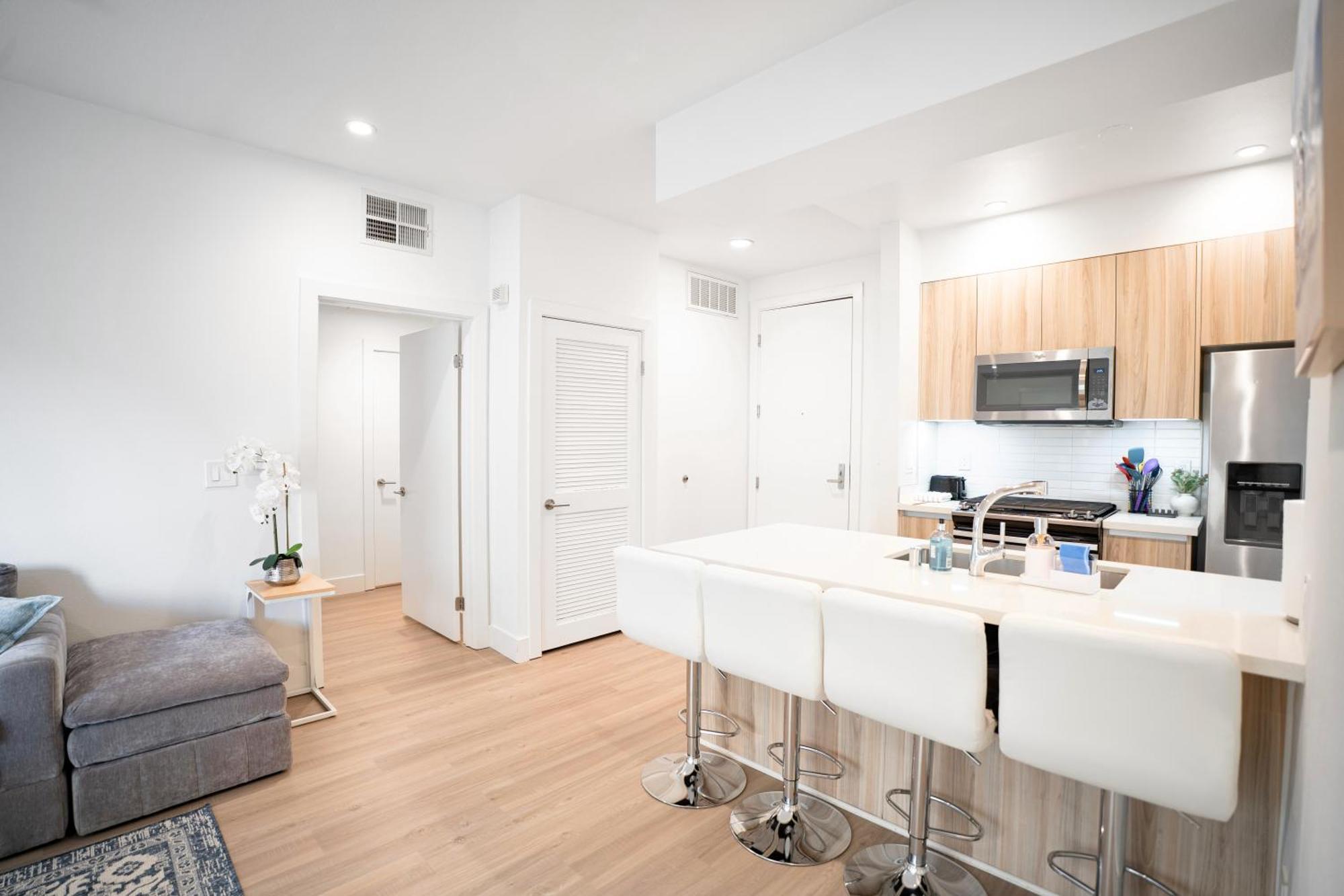 Pacific Pearl 2 Bed With Free Parking In Santa Monica Apartment Los Angeles